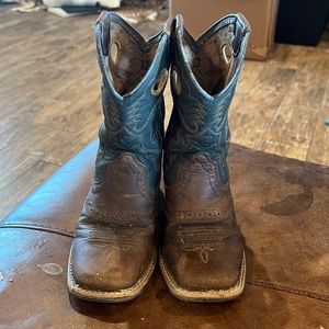 Arita 4LR size 12 black and brown boots